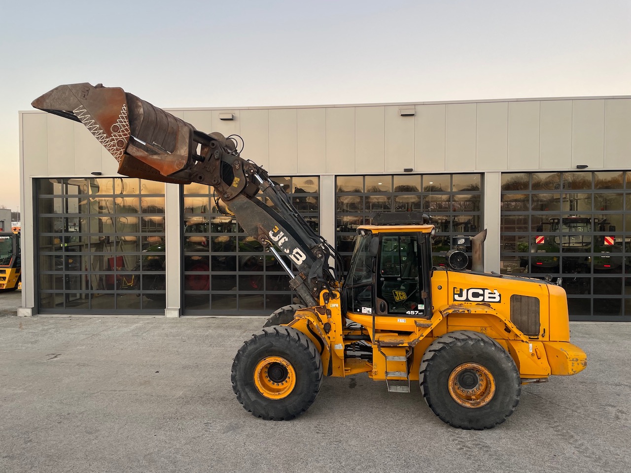 JCB 457 HT + Hoogkiepbak