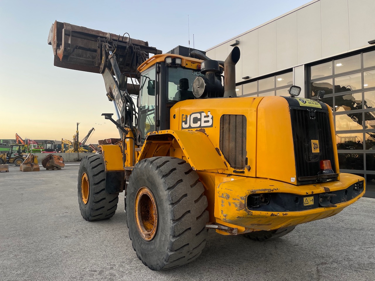 JCB 457 HT + Hoogkiepbak