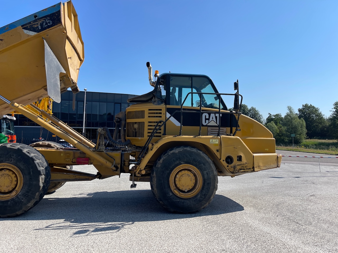 Caterpillar 725 (5 units beschikbaar)