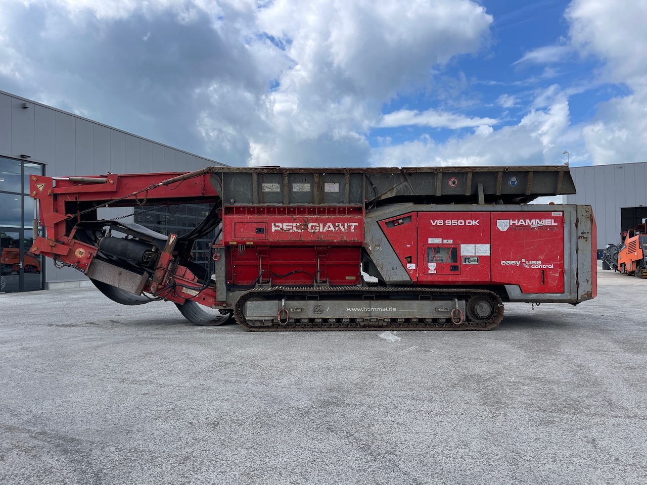 VB950 DK Red Giant  Machineryscanner