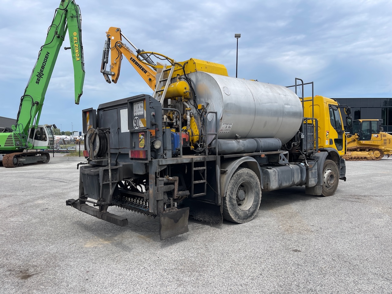 Renault Premium Bitumen Sprayer Acmar 7500 liter