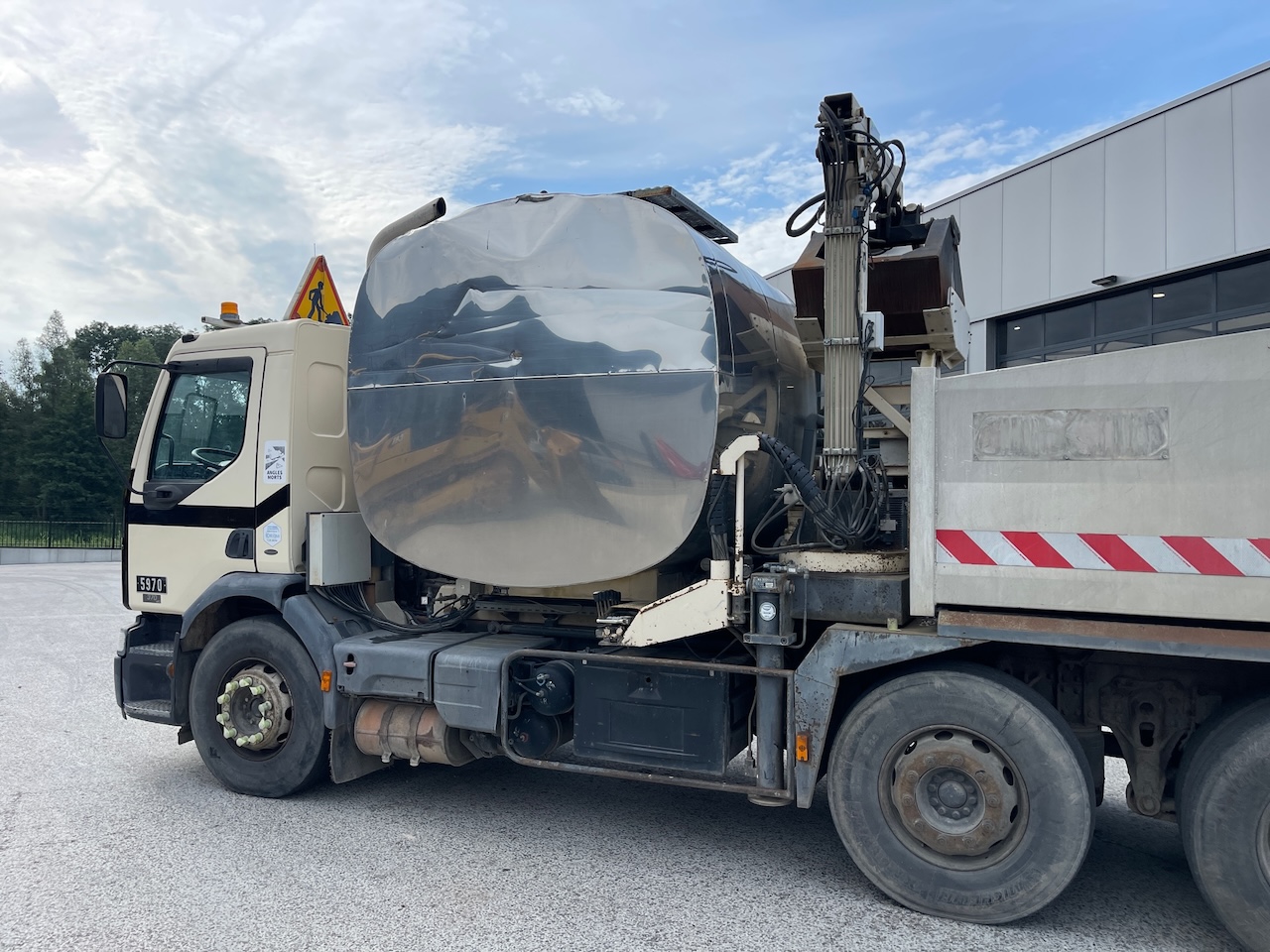 Renault Premium Bitumen Sprayer Acmar 7500 liter