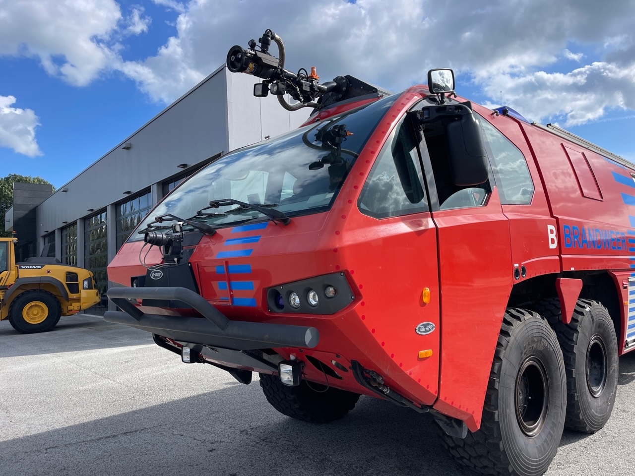 E-One Titan P6 HPS Crashtender Fire Truck