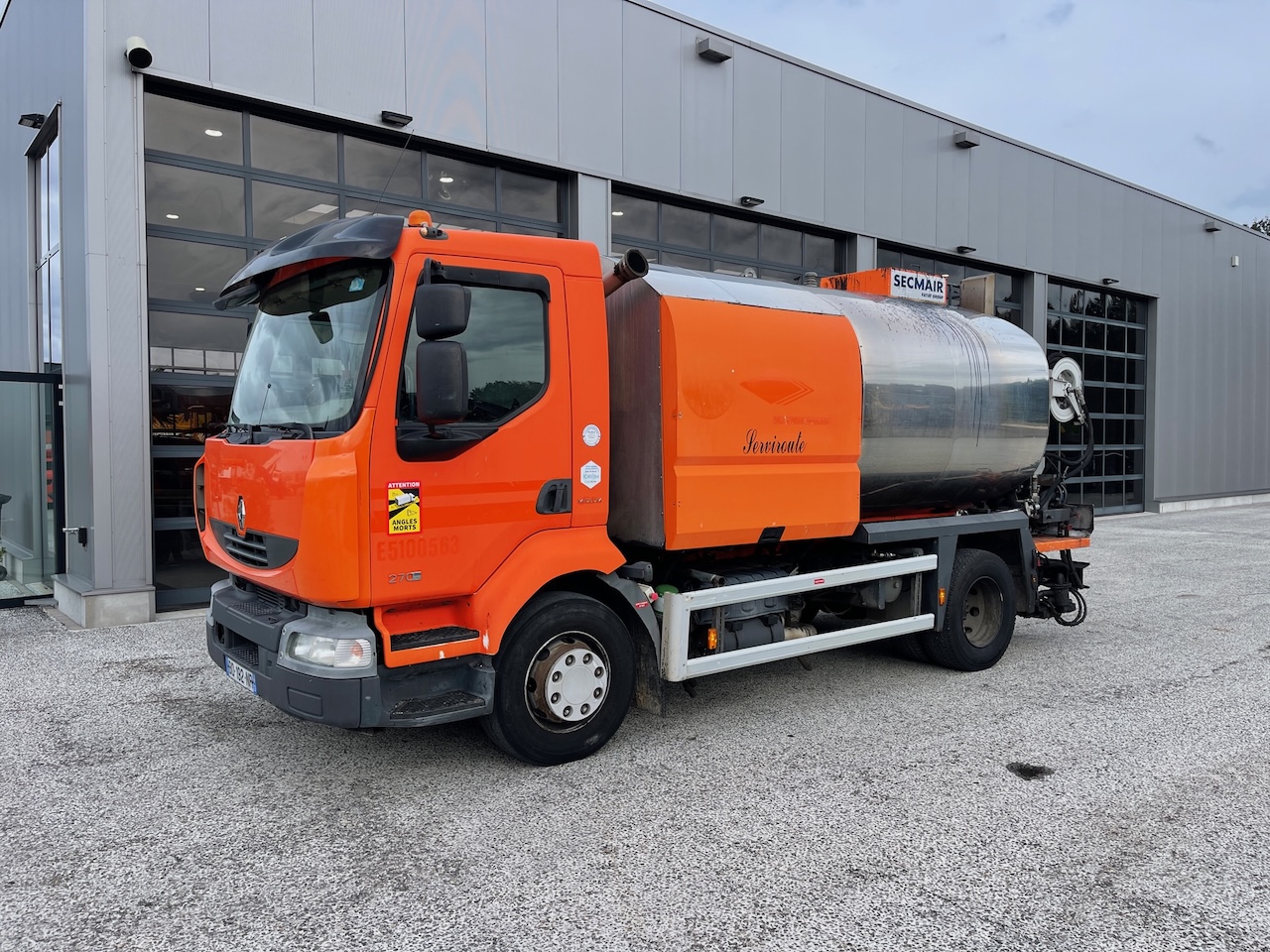 Renault Midlum 270 DXI with Secmair 3000 liter 2010