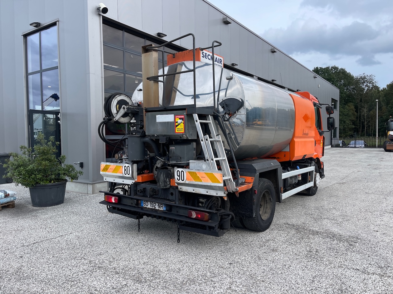 Renault Midlum 270 DXI with Secmair 3000 liter