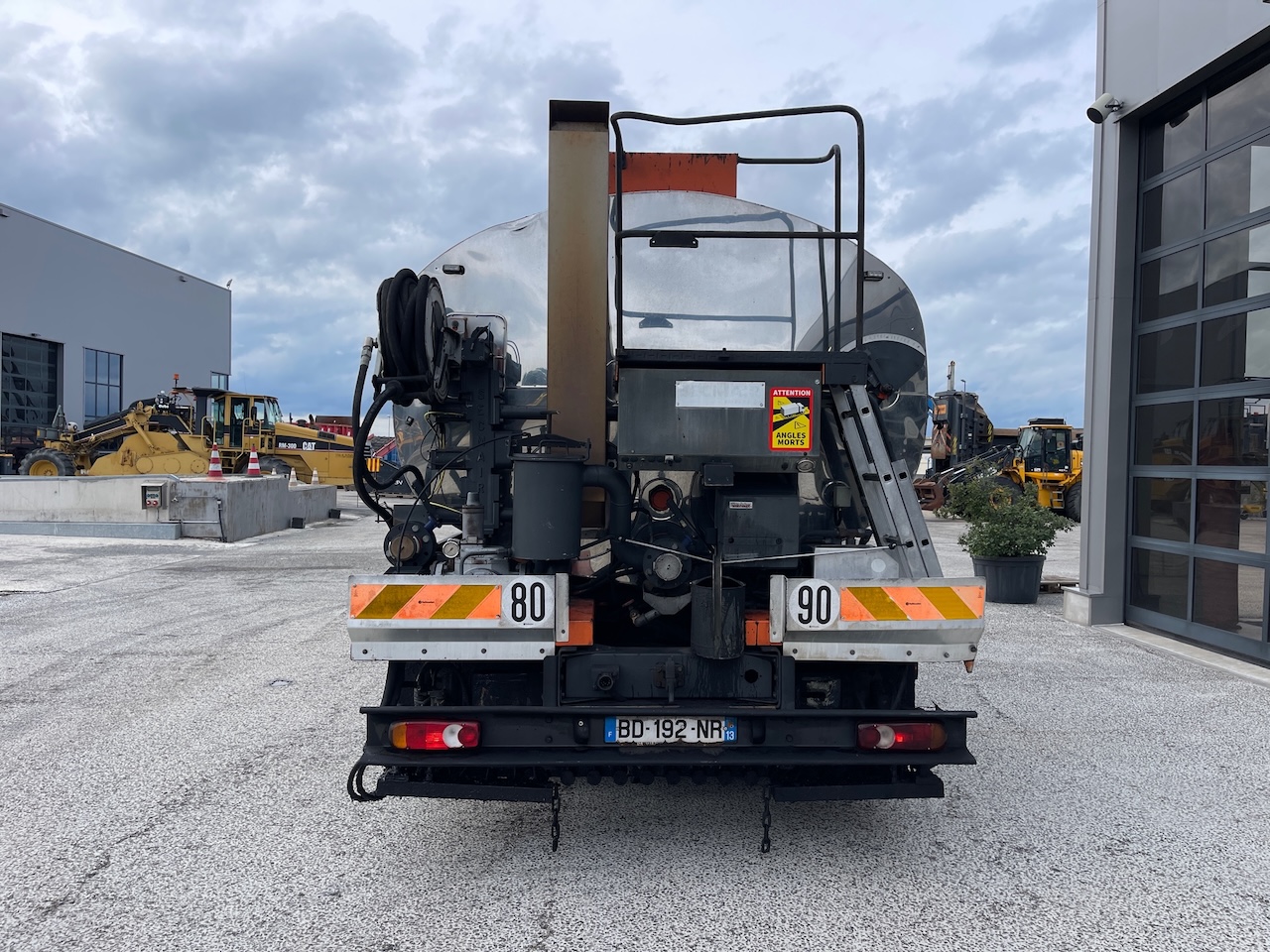 Renault Midlum 270 DXI with Secmair 3000 liter