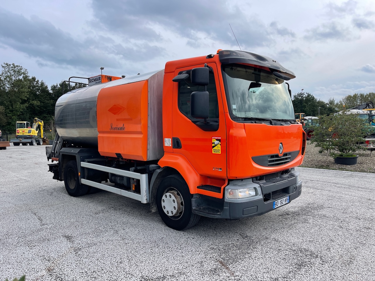 Renault Midlum 270 DXI with Secmair 3000 liter