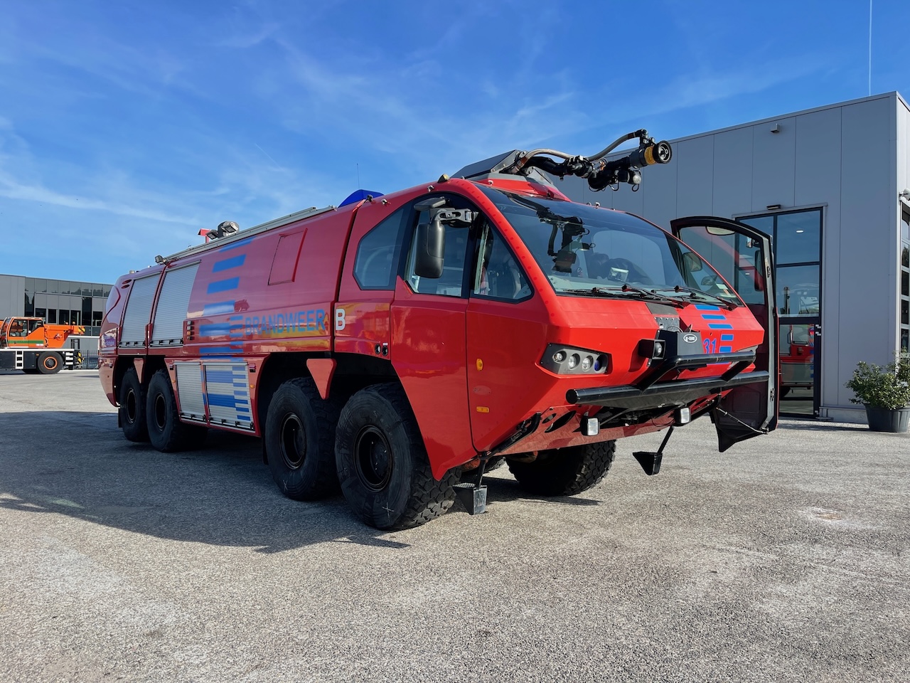 E-ONE Titan P6 HPS Crashtender Fire Truck