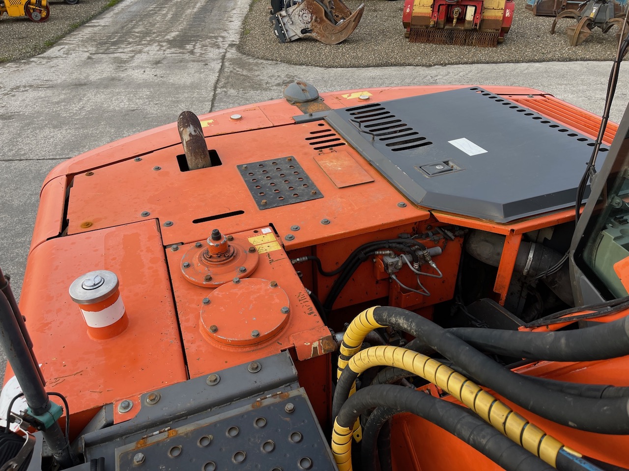 Hitachi Zaxis 225 USR LC-3