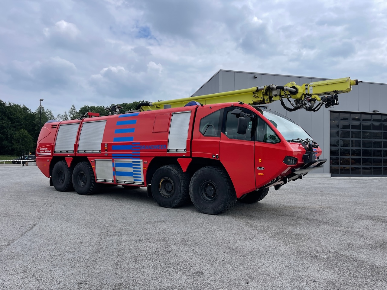 E-ONE Titan P6 HPS Crashtender