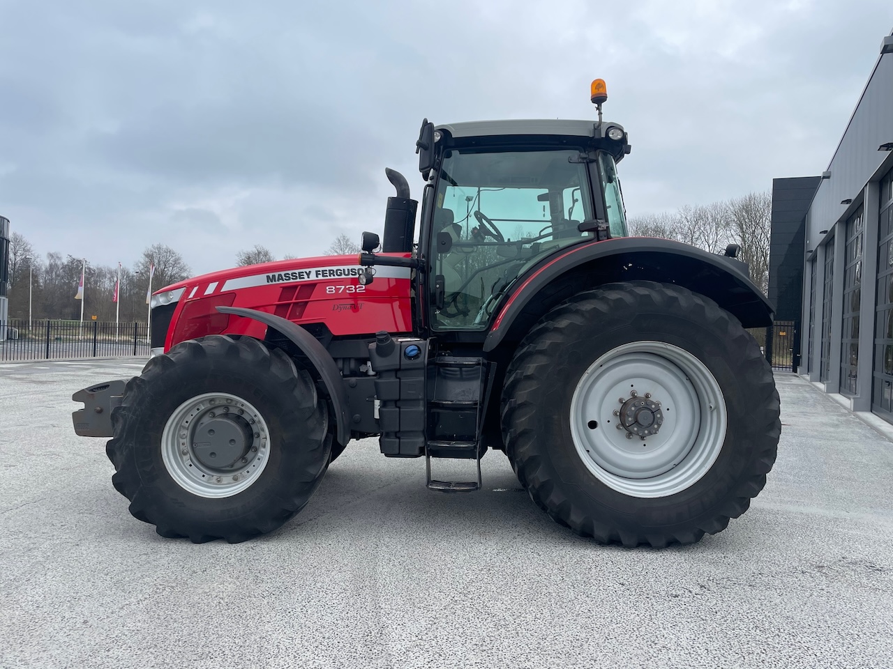 Massey Ferguson 8732 Dyna-VT Tractor met GPS