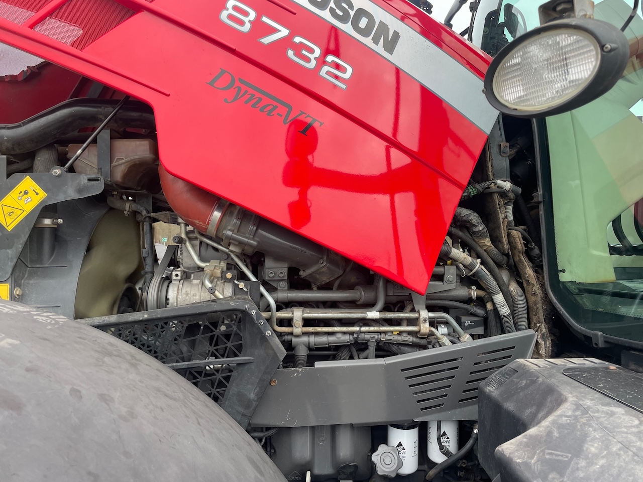 Massey Ferguson 8732 Dyna-VT Tractor met GPS