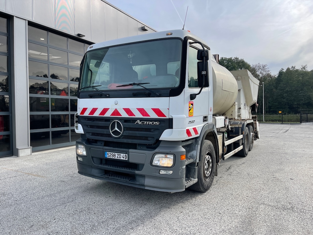 Mercedes Benz Actros 2532 Bitumen/Splitter sprayer