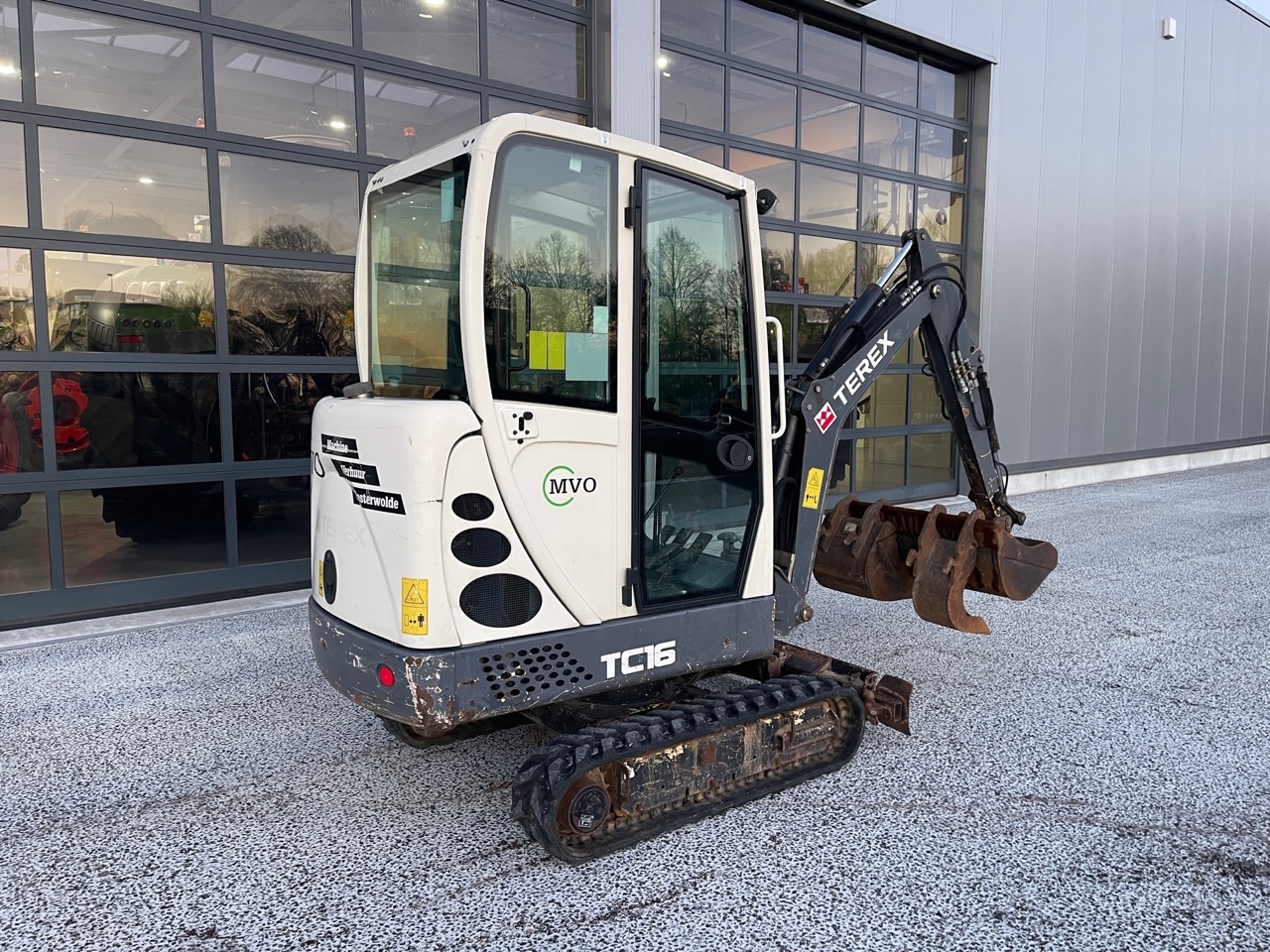 Terex TC16 minigraver met Hydraulische onderwagen