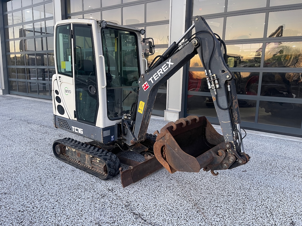 Terex TC16 minigraver met Hydraulische onderwagen