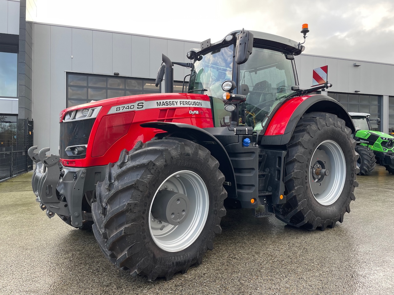 Massey Ferguson 8740S Dyna VT 2024