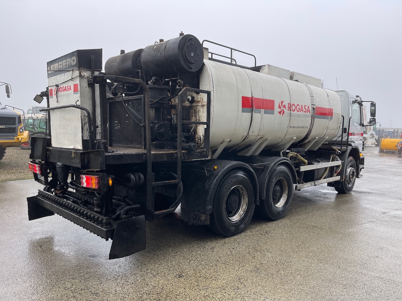 Mercedes Benz Axor 2633 9000ltr Bitumen sprayer