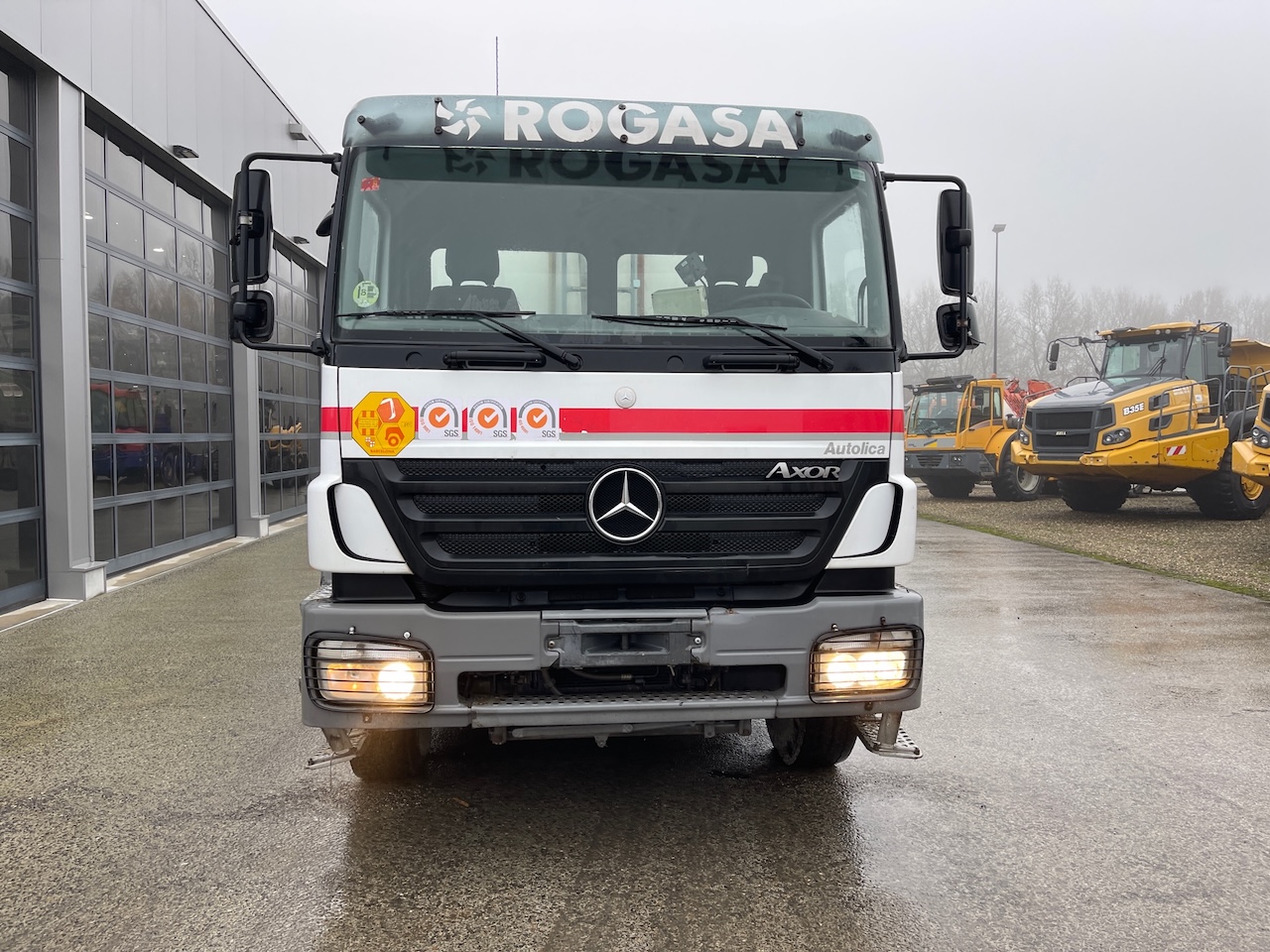 Mercedes Benz Axor 2633 9000ltr Bitumen sprayer