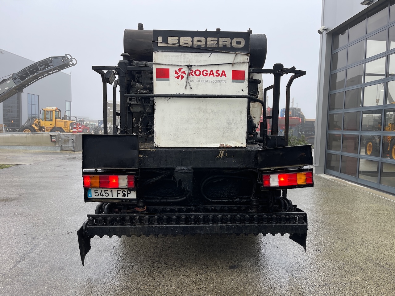 Mercedes Benz Axor 2633 9000ltr Bitumen sprayer