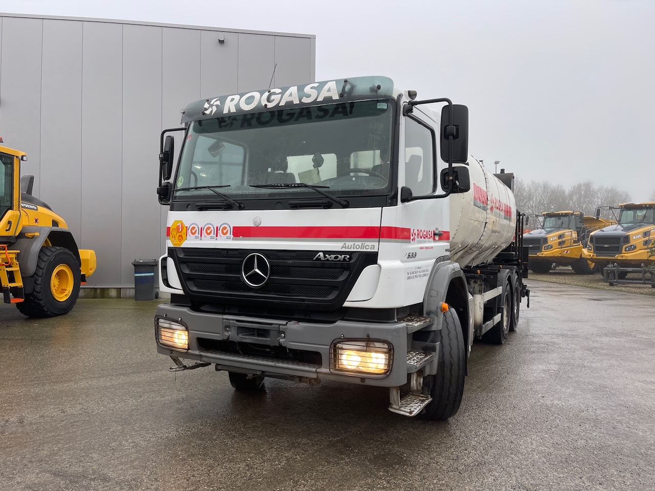 Mercedes Benz Axor 2633 9000ltr Bitumen sprayer