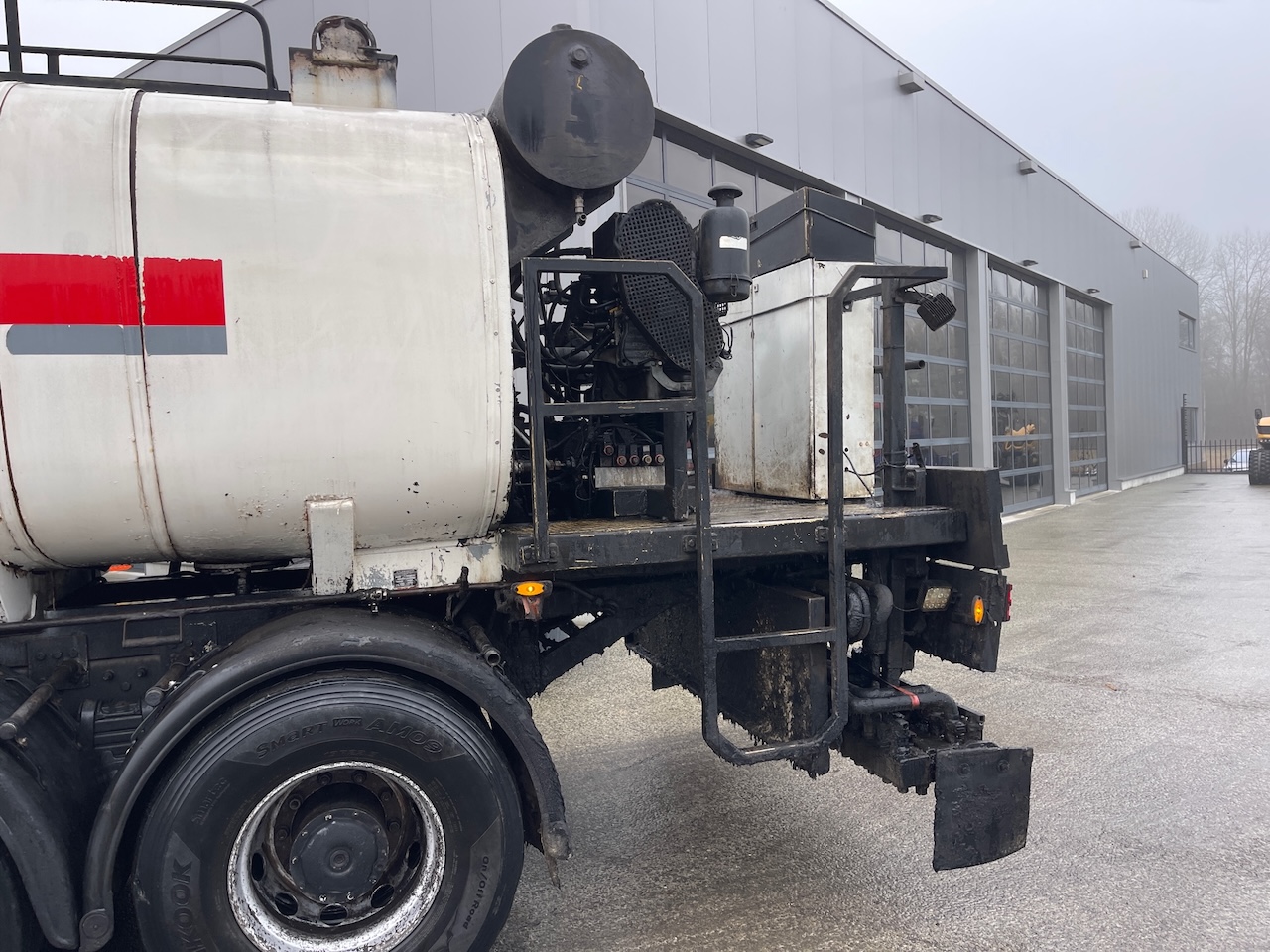 Mercedes Benz Axor 2633 9000ltr Bitumen sprayer