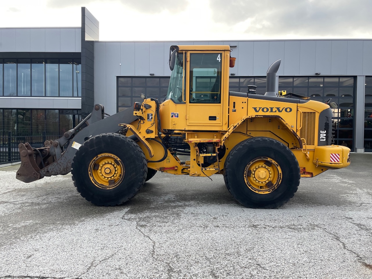 Volvo L70E picture