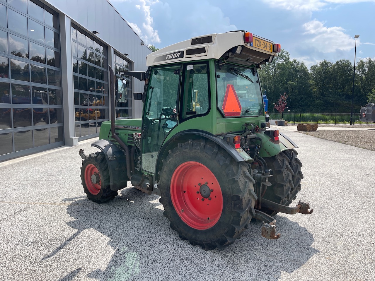 Fendt 208F Smalspoor trekker