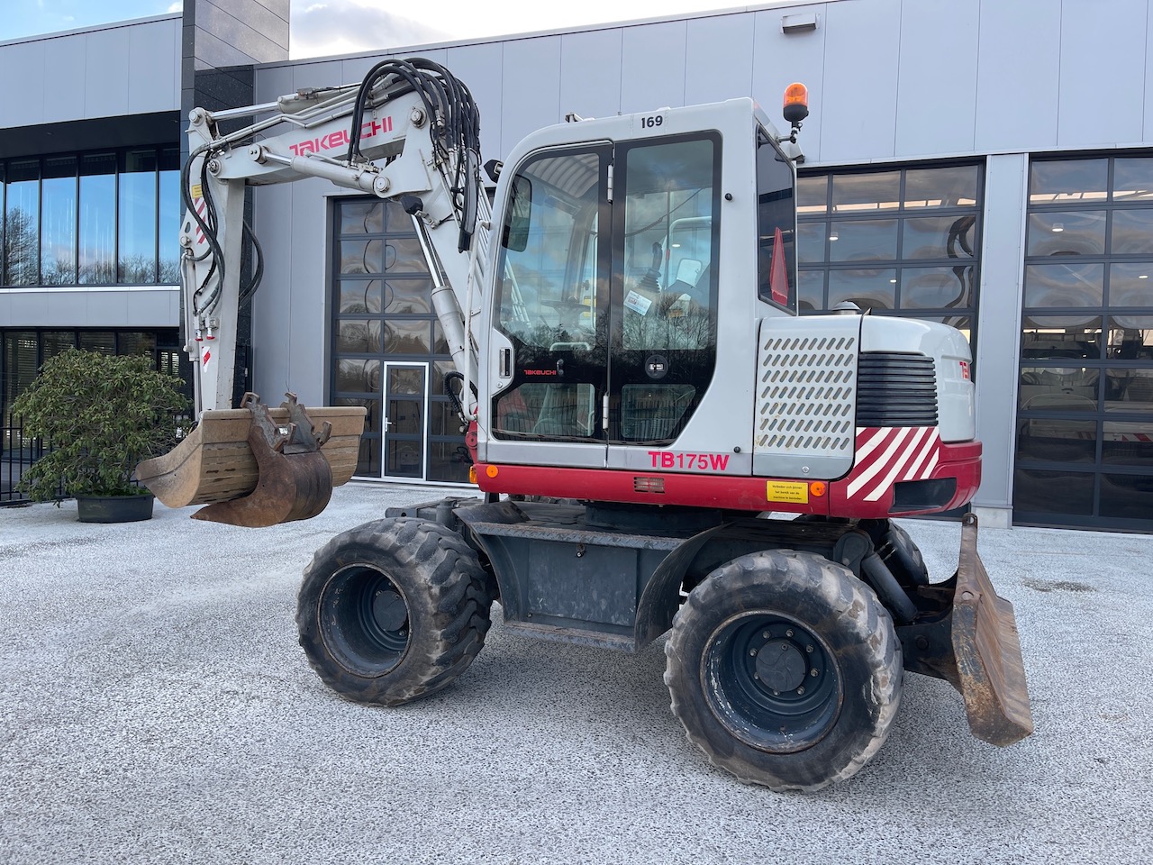 Takeuchi TB175W