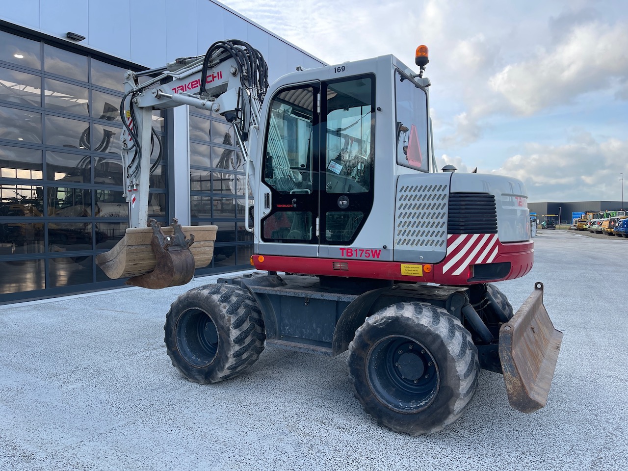 Takeuchi TB175W