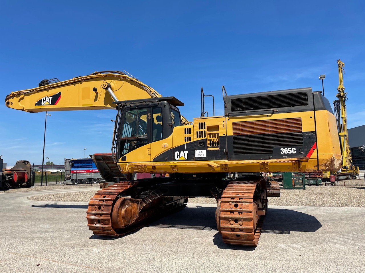 Caterpillar 365CL picture