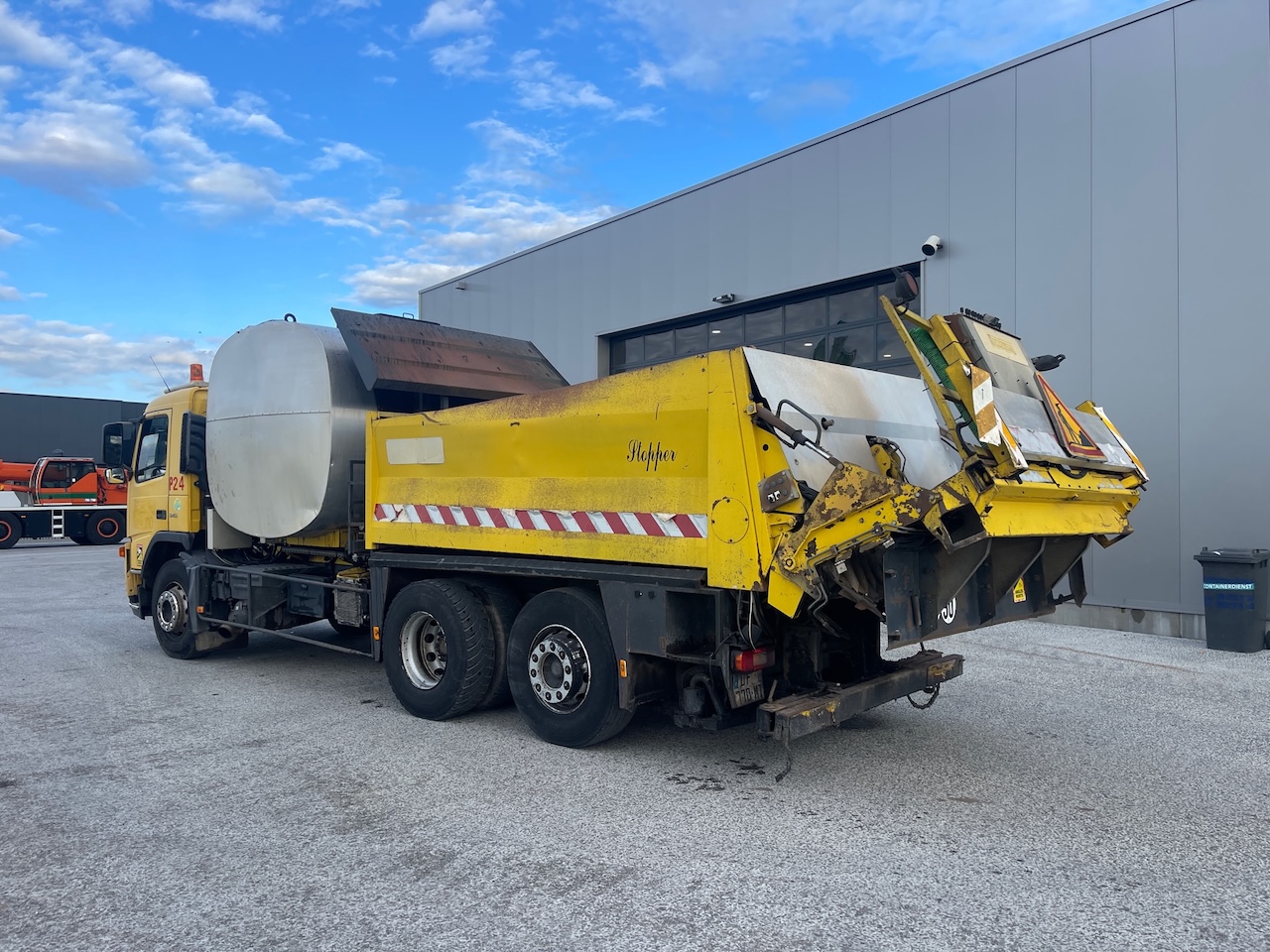 Volvo FM340 Bitumen Sprayer / Splitter