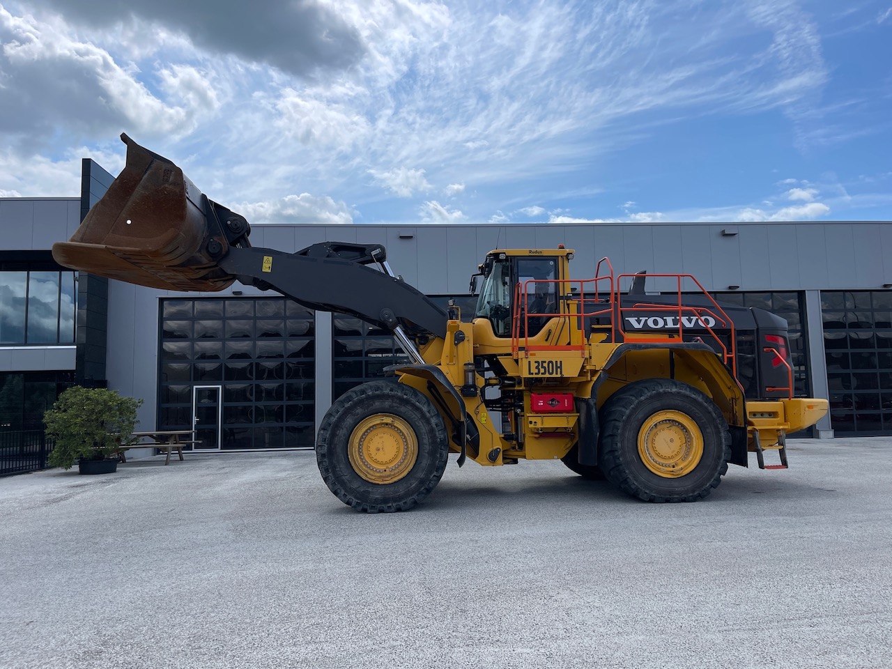Volvo L350H CDC + Lock up 2019