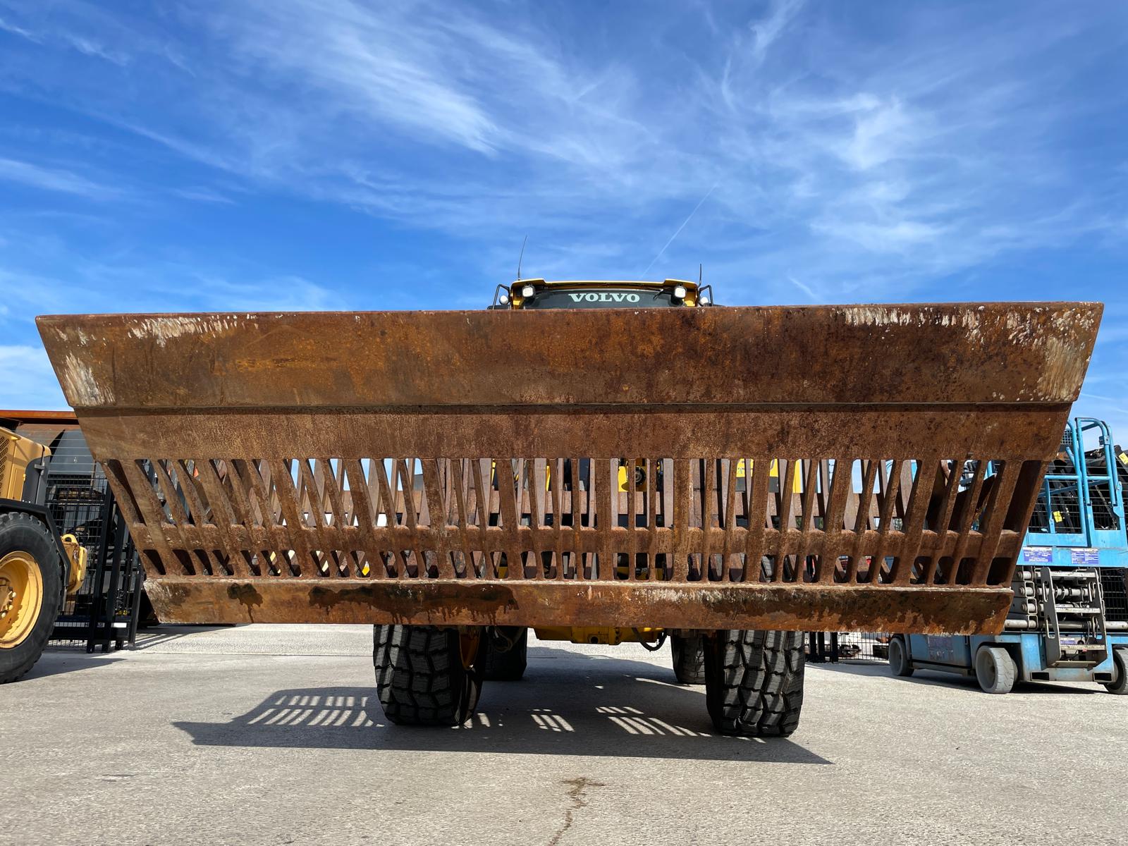 Puinbak 287cm met rijplaat houders Volvo / Lundberg aansl