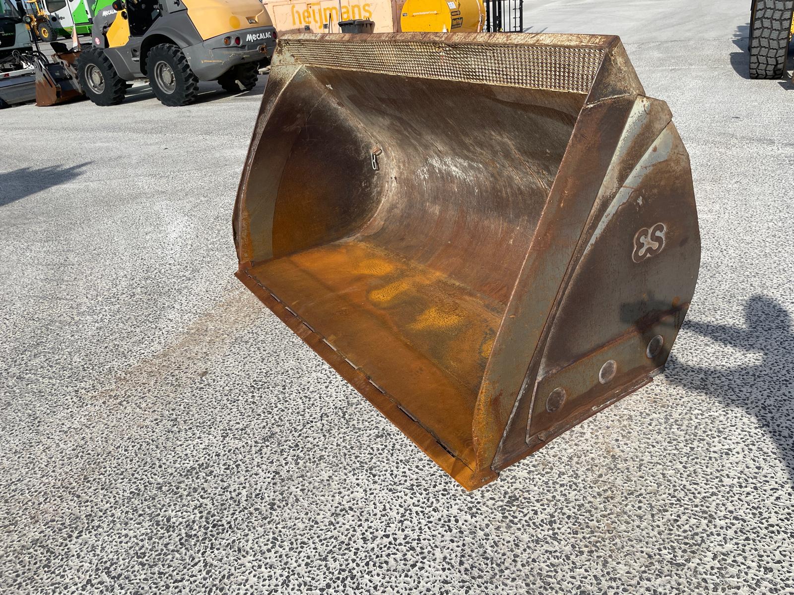 Eurosteel Dichte bak 243cm 2230 ltr Volvo / Lundberg aansl