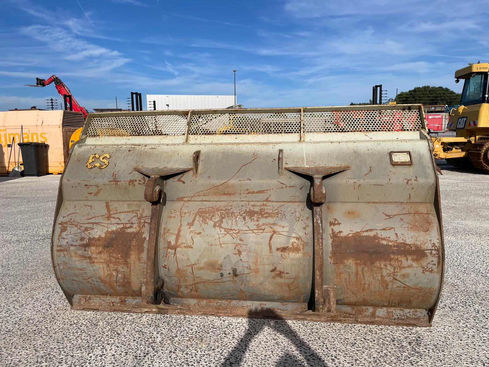 Eurosteel Dichte bak 243cm 2230 ltr Volvo / Lundberg aansl