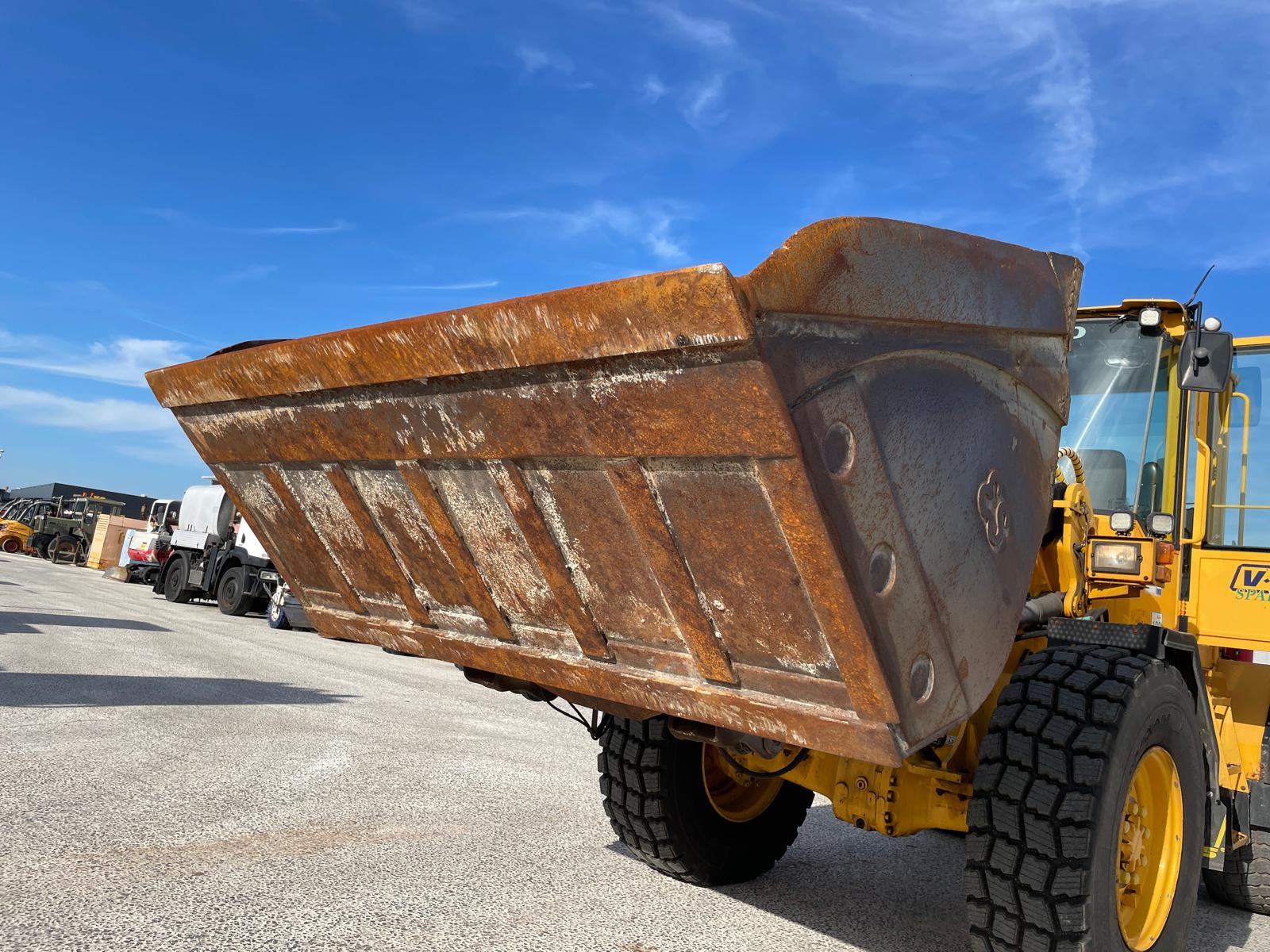 Eurosteel Dichte bak 243cm 2230 ltr Volvo / Lundberg aansl