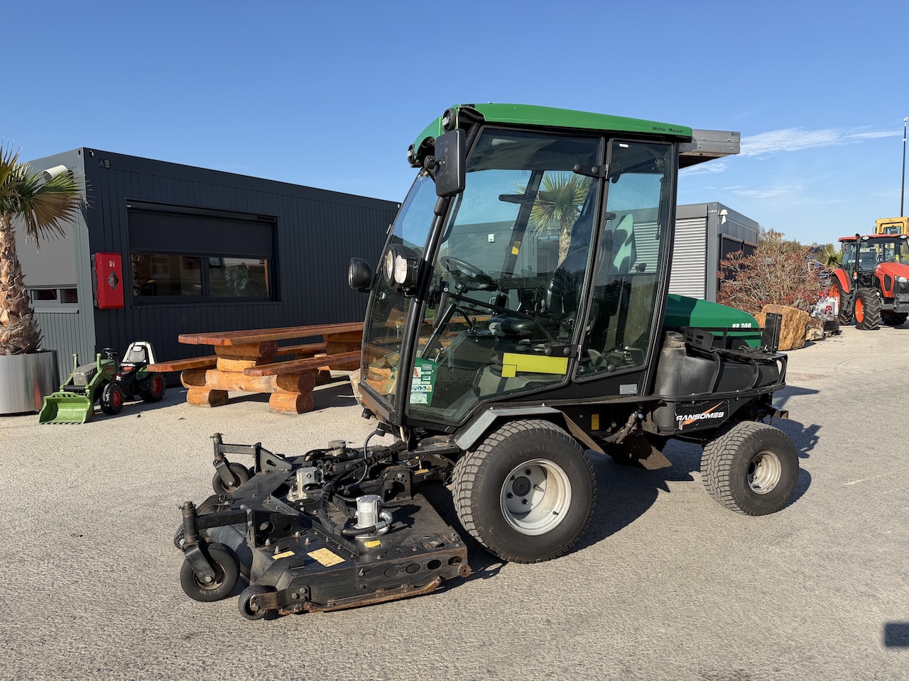 Ransomes HR300 2018