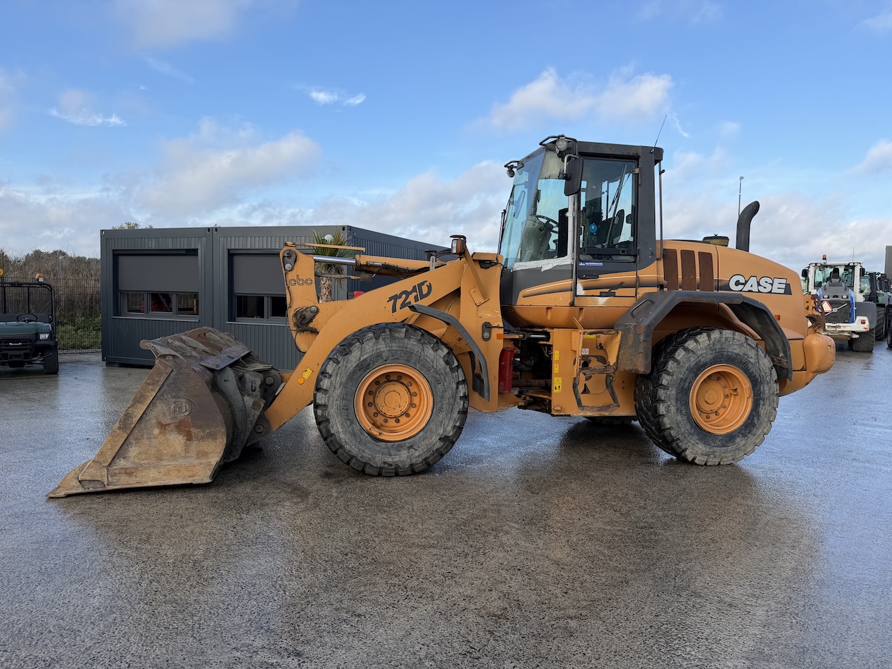 Case 721D 2005